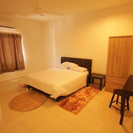 Cloud 9 Guest House Padang Mat Sirat Exterior photo