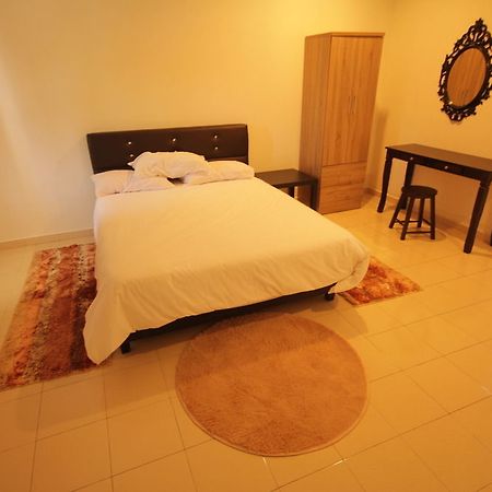 Cloud 9 Guest House Padang Mat Sirat Exterior photo