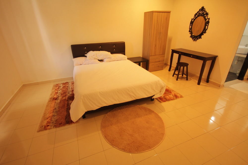 Cloud 9 Guest House Padang Mat Sirat Exterior photo